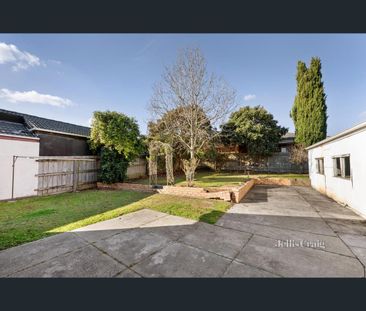 13 Finch Street, Burwood, Vic 3125 - Photo 3