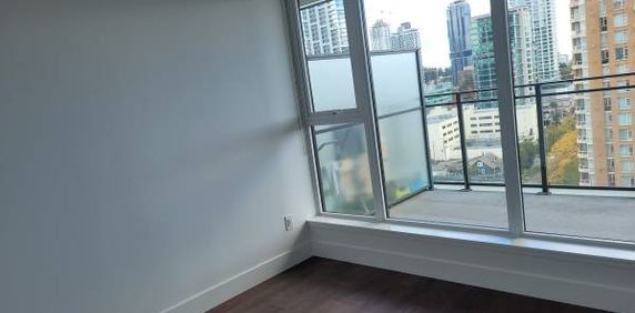 >> one bedroom Metrotown $ 2,400 << - Photo 2