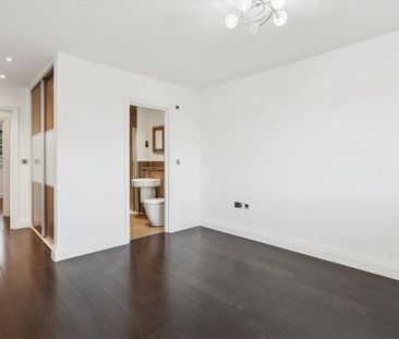 5 bedroom detached house to rent - Photo 3