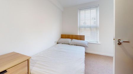 2 bedroom flat to rent - Photo 4