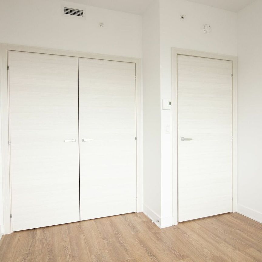 30 Saint Joseph Boulevard Est - Photo 1