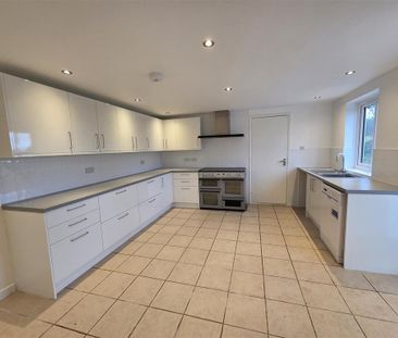 3 bedroom detached house to rent - Photo 3