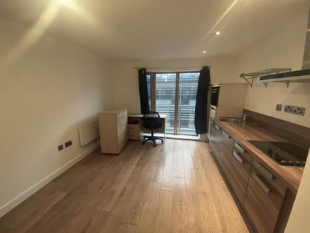 Studio to rent - Photo 3