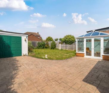 3 bedroom flat to rent - Photo 1