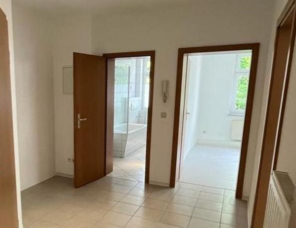 Schöne 2-Raum-Wohnung in Zwickau inkl. Küche und PKW-Stellplatz - Photo 1