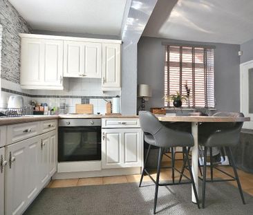 3 bedroom semi-detached house to rent - Photo 4