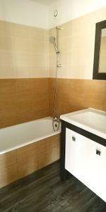 Location Appartement 2 pièces 45m² NIMES 30900 - Photo 3
