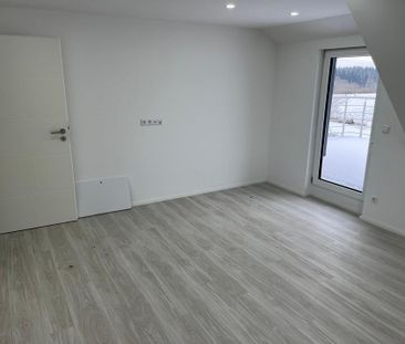 Rutesheim-Heuweg: 2-Zi-DG-Wohnung, gr. Terrasse, renoviert - Photo 1