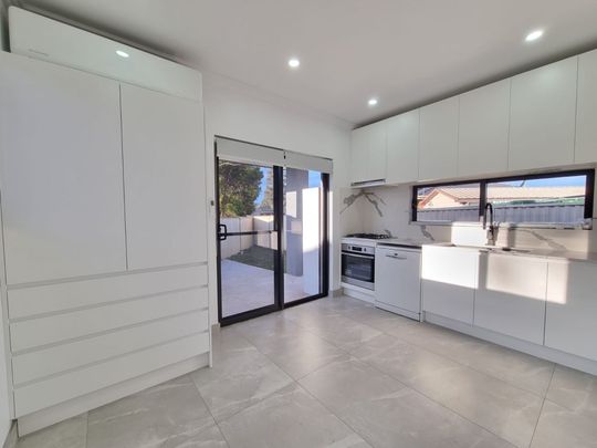 2 Bedroom Flat! Water Usage Included! - Photo 1