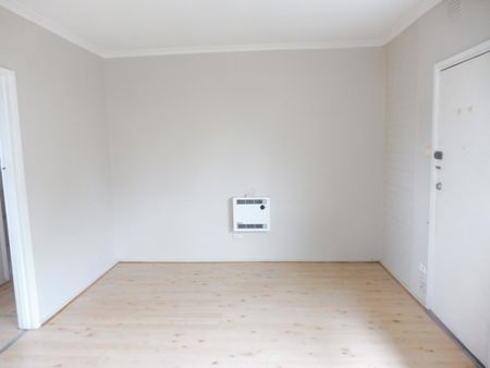 Comfortable two bedroom apartment - Photo 2