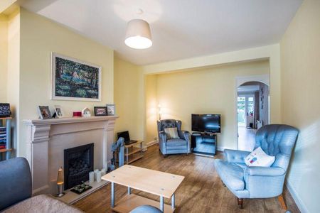 2 bedroom semi-detached house to rent - Photo 2