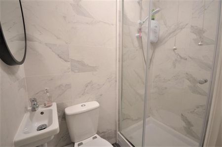 5 bedroom terraced house to rent - Photo 4