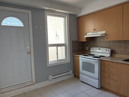 For Lease - 938 Bloor Street Unit# Upper, Toronto, Ontario - Photo 5