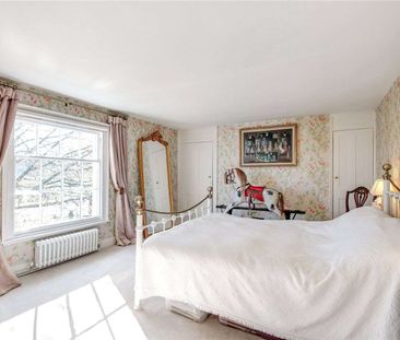 An elegant Grade II Listed Georgian villa in a prime Sevenoaks loca... - Photo 4