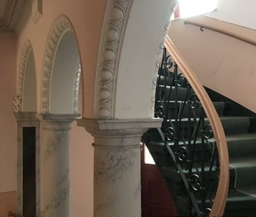 3-Zimmer-Dachgeschoss Wohnung mit BALKON, PKW-Stellplatz und offene... - Photo 2