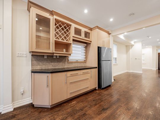 For Lease - 529 Crawford Street Unit# Upper, Toronto, Ontario - Photo 1