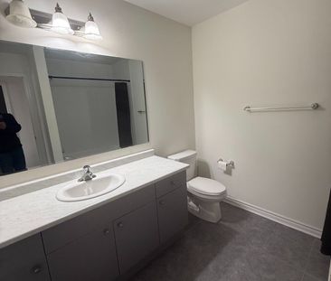For Lease - 69 Benhurst Crescent, Brampton, Ontario - Photo 4