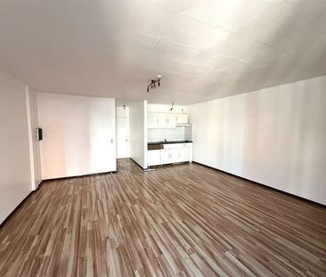 En plein coeur de la grand place! Beau STUDIO NON MEUBLE - Photo 5