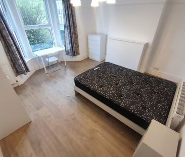 Room in a Shared House, Palmers Road, N11 - Photo 1