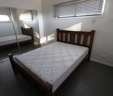 FURNISHED 1x1 - Well Located + Low Maintenance - Photo 5