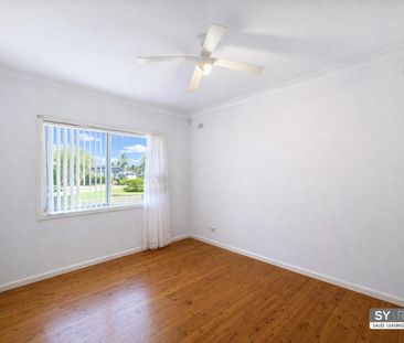 Spacious & Well-Maintained Original Home in a Convenient Kingswood ... - Photo 1