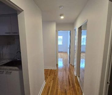 SUNNY RENOVATED 4 1/2 (2BDRM) IN LASALLE - Photo 3