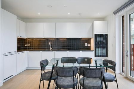 3 bedroom flat to rent - Photo 4