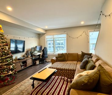 For Lease - 1079 Speedvale Court, Kanata, Ontario - Photo 1