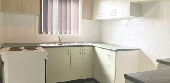 3 Bedroom Family Home - Photo 2