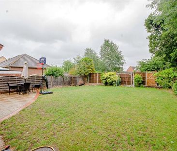 4 bedroom detached house to rent - Photo 4