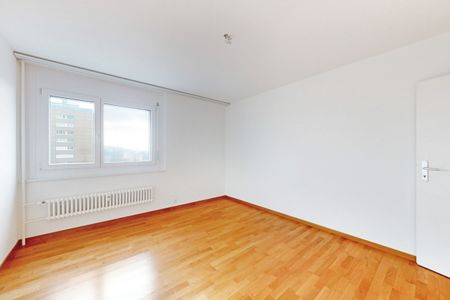 RENT WITHOUT DEPOSIT - FANTASTIC VIEW OVER BIRSFELDEN IN THE 14TH FLOOR - Photo 4
