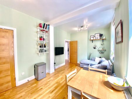 2 Bed Flat, Coptic Street, WC1A - Photo 2