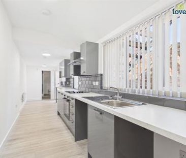 1 bedroom Flat To Let - Photo 2