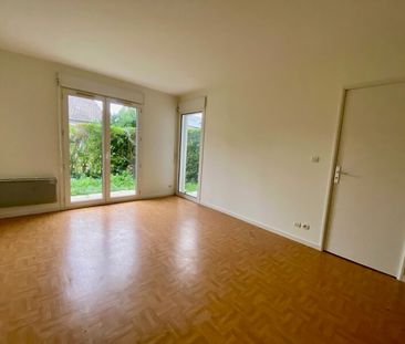 Location Appartement 2 pièces 42m² FLEURY LES AUBRAIS 45400 - Photo 2