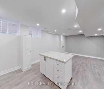 Detached Home For Lease | W8146144 - Photo 4