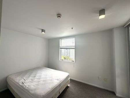 Centrally located One Bedroom Corner Apartment - Photo 3