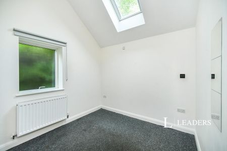 3 bedroom end of terrace house to rent - Photo 4