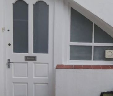 1 Bed Flat, Belsize Park, NW3 - Photo 2