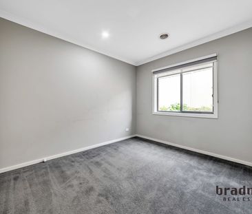 Elegant Family Home in Prime Wallan Location - Photo 4