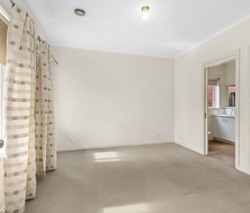 Three Bedroom Family Home in Ballarat East - Photo 3