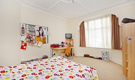 4 Bedroom Property - Photo 4