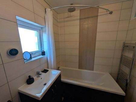 1 bedroom property to rent - Photo 4