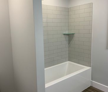 For Lease - 160 Toronto Street Unit# Main, Barrie, Ontario - Photo 3