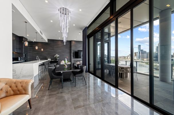 Unrivalled Top Floor Penthouse with Panoramic North-East City & River Views - Photo 1