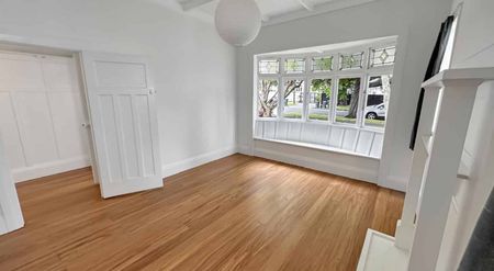 Well renovated 3 bedroom sanctuary - Photo 3