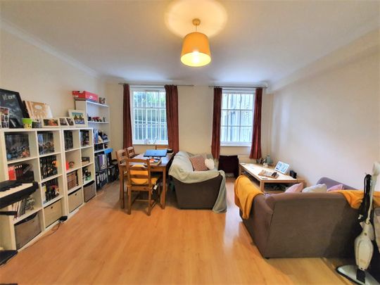 2 Bed Flat, Portland Place, BS2 - Photo 1