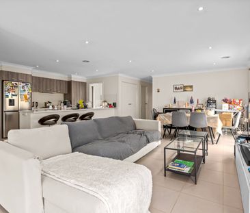 Large Family Home in Berwick - Photo 2