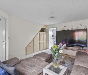 3 bedroom end of terrace house to rent - Photo 3