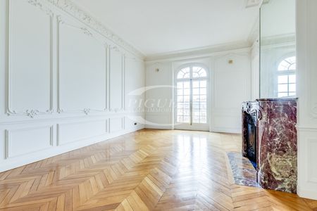 Appartement • Paris 8ème - Photo 2