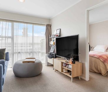 Harbour & Bridge Views - Unbeatable Location - Photo 4